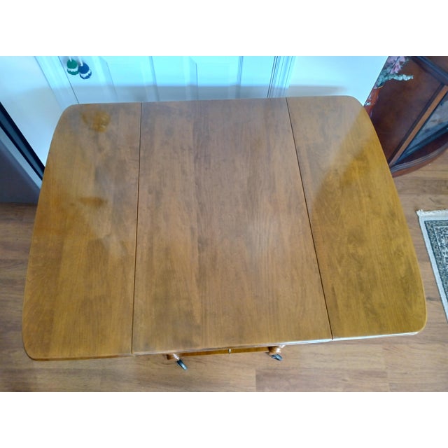 1970's Ethen Allen Early American Solid Maple Drop-Leaf Tea Cart For Sale - Image 9 of 12