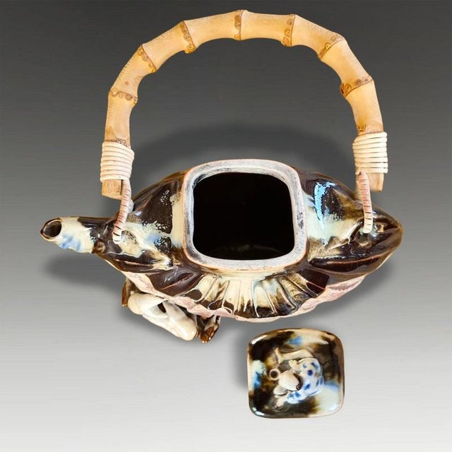 2000 - 2009 Antique Meiji Japanese Sumida Teapot from Inoue Ryosai Ii For Sale - Image 5 of 7