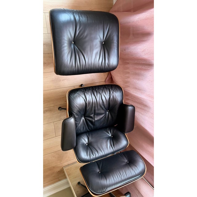 Lounge Chair and Ottoman by Charles & Ray Eames for Herman Miller & Vitra, Set of 2 For Sale - Image 13 of 14