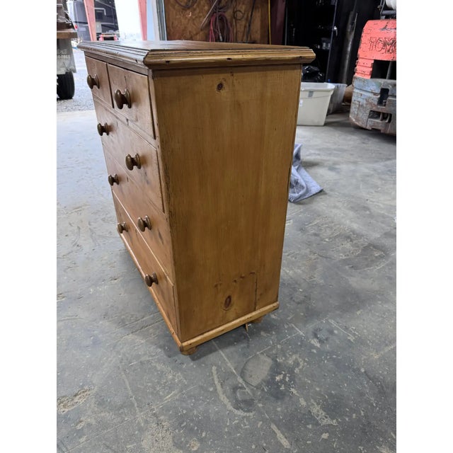 Late 19th Century 19th Century English Pine Chest of Drawers For Sale - Image 5 of 11