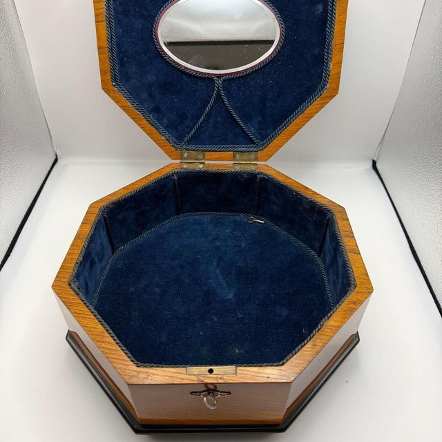 Bauhaus Octagonal Box in Ash, Walnut, Maple, Mahogany, and Velvet, Vienna, 1920s For Sale - Image 16 of 18