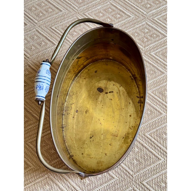 Traditional Vintage Dresher Copper and Brass Oval Bucket or Cache Pot With Blue and White Handle For Sale - Image 3 of 9