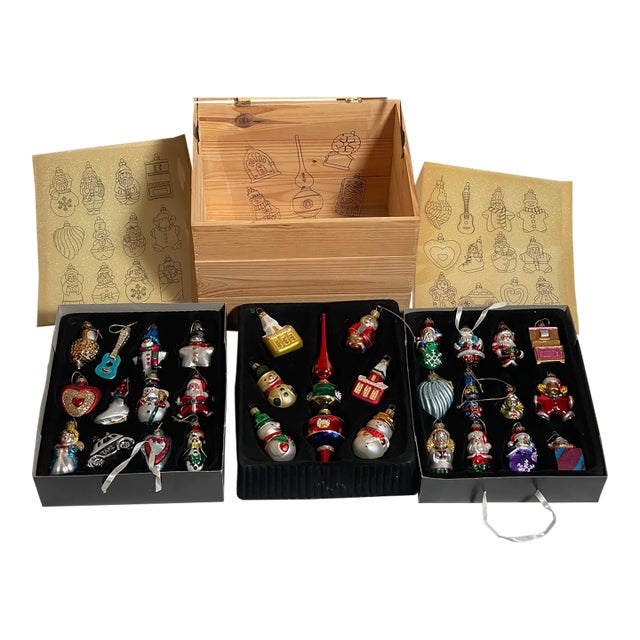 Set of 31 Gorgeous Museum Thomas Pacconi Christmas Ornaments in Box For Sale