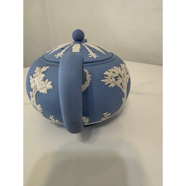 Vintage Wedgewood Jasper Blue Neoclassical Embossed Pattern Tea Pot For Sale - Image 9 of 12