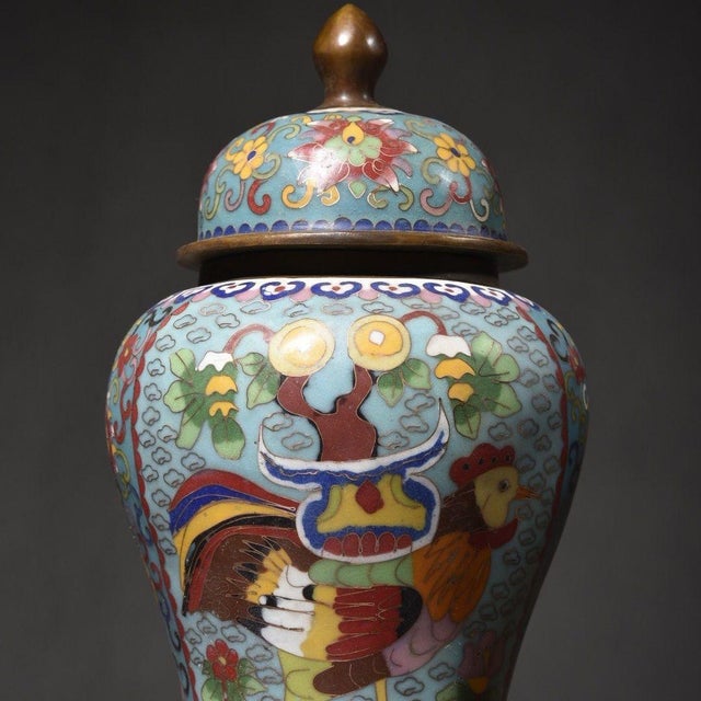 1920s Pair of Vintage Chinese Cloisonné "Rooster & Flowers" Ginger Jars For Sale - Image 5 of 8