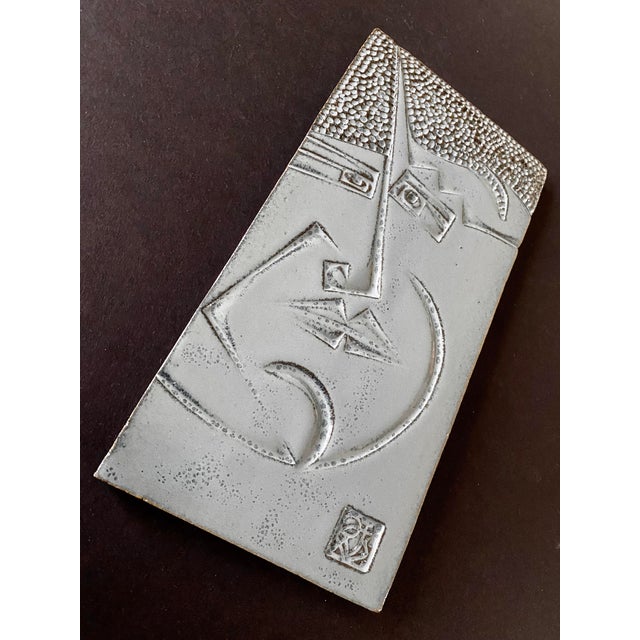 1960s 1960s Paolo Soleri Cosanti Arcosanti Cubist Pottery Face Tile For Sale - Image 5 of 9