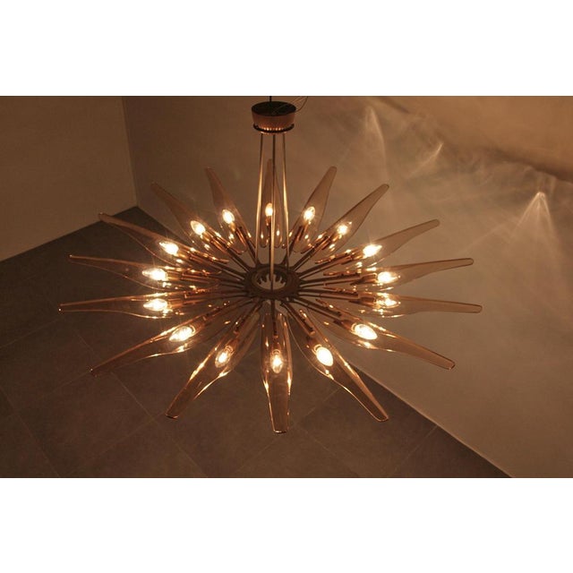 Dahlia Mod. 1563 Brass and Glass Chandelier by Max Ingrand, 1954 For Sale - Image 9 of 18