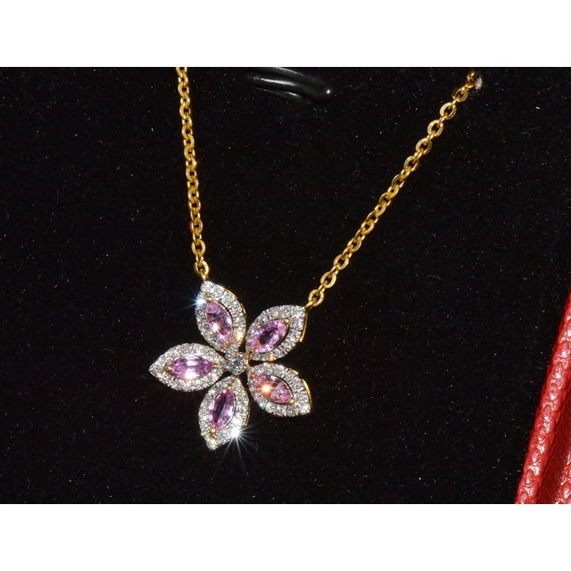 Mid-Century Modern Late 20th Century Certified Natural 1.23cts Pink Sapphire & Diamond Floral Solid 18k Yellow Gold Necklace For Sale - Image 3 of 13