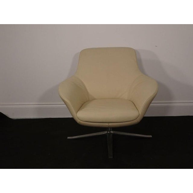 Oscar Swivel Armchair in Cream Leather from Walter Knoll For Sale - Image 3 of 7
