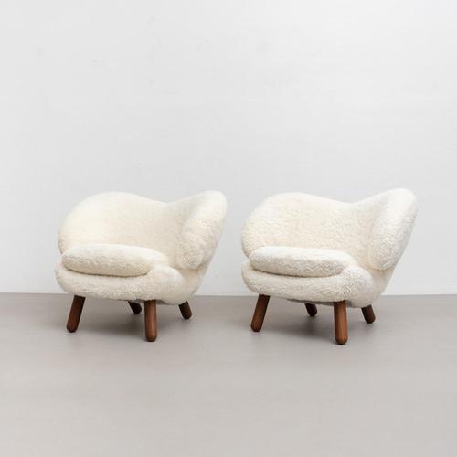 Pelican Chairs in Sheepskin by Finn Juhl, 2000s, Set of 2 For Sale - Image 13 of 14