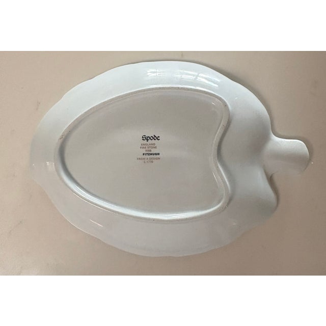 Chinoiserie Vintage Spode "Fitzhugh Red" Porcelain Leaf-Shaped Dessert & Pickle Tray For Sale - Image 3 of 5