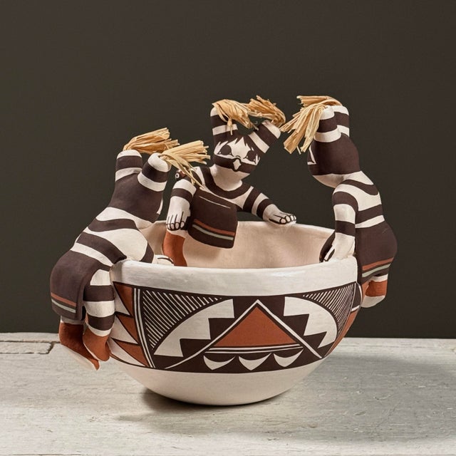 Contemporary Vintage Native Acoma Friendship Pot by Marilyn Ray, Signed (2008) For Sale - Image 3 of 10