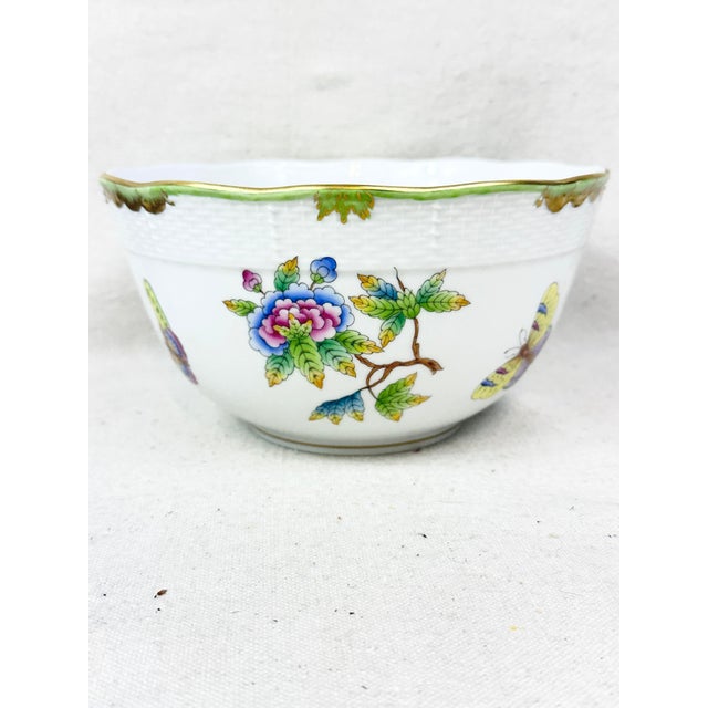 Traditional Vintage Hand-Painted Herend Hungary Queen Victoria Porcelain Bowl For Sale - Image 3 of 12