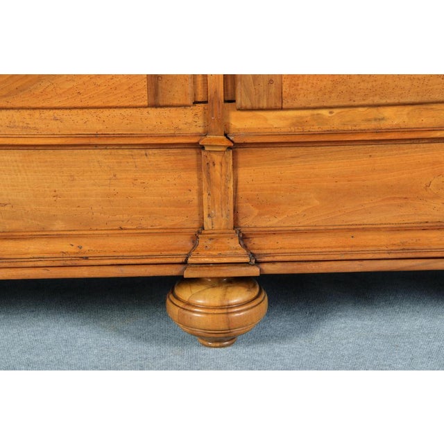 Brown Antique Baroque Lake Constance Cabinet in Walnut, 1700s For Sale - Image 8 of 18