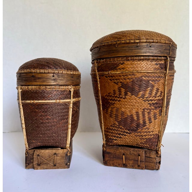 Tribal Pair of Vintage Tingkop Handwoven Indigenous Lidded Baskets by Pala'wan People For Sale - Image 3 of 12