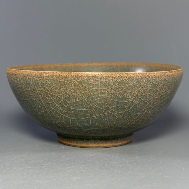 Vintage Chinese Longquan Celadon Crackle Glaze Bowl For Sale - Image 4 of 7