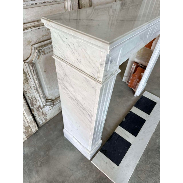 Small Carrara Marble Fireplace, 1900s For Sale - Image 5 of 14