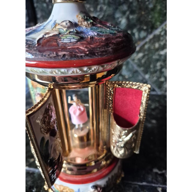 Vintage Italian Capodimonte Porcelain Musical Carousel Cigarette & Lipstick Dispenser (Jg) For Sale In Palm Springs - Image 6 of 9
