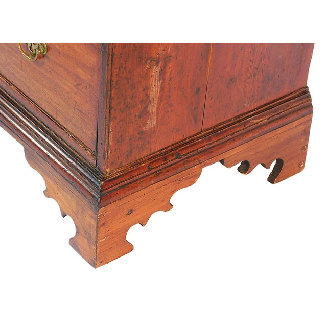Early 19th Century New England Chest on Chest, C. 1780-1810, in the Chippendale-Federal Taste For Sale - Image 5 of 6