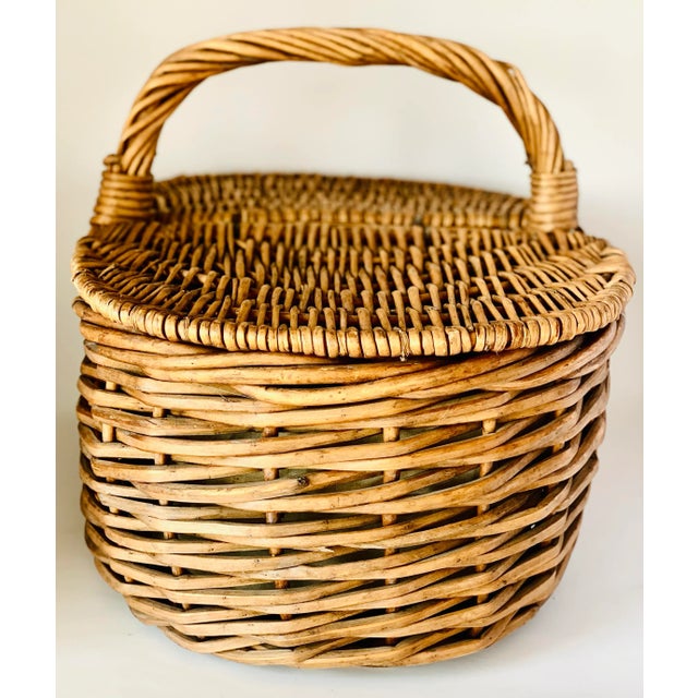 Farmhouse Vintage French Provençal Rattan Wicker Picnic Basket With Woven Handle, Leather Straps, and Double Hinged Lid, 1960s For Sale - Image 3 of 12