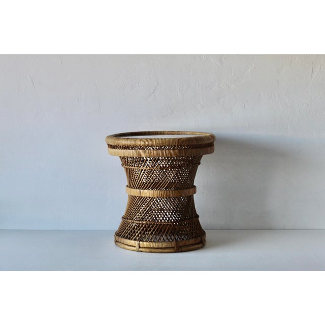 1970s Ficks Reed Style Bohemian Round Handwoven Rattan Wicker Drum Side Drink Table For Sale - Image 12 of 15