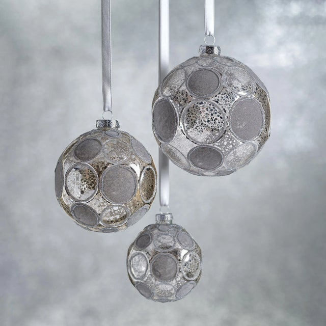 Contemporary Gleaming Serenity Silver Glass Ball Ornaments with Silver Flocking- Set of 4, 4.75" For Sale - Image 3 of 3