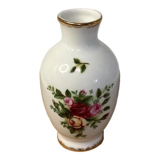 Vintage MCM Royal Albert Old Country Rose 4.5” Tall Bud Vase For Sale