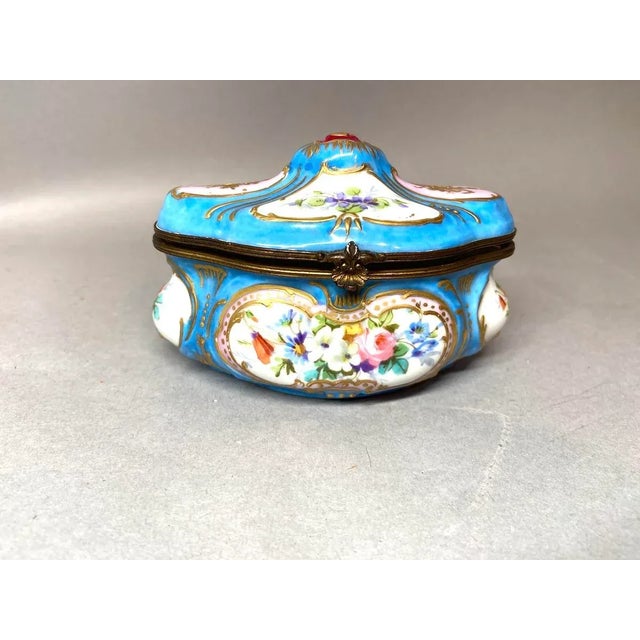 1840s French Sèvres Louis XVI Turquoise Porcelain Box For Sale - Image 15 of 15
