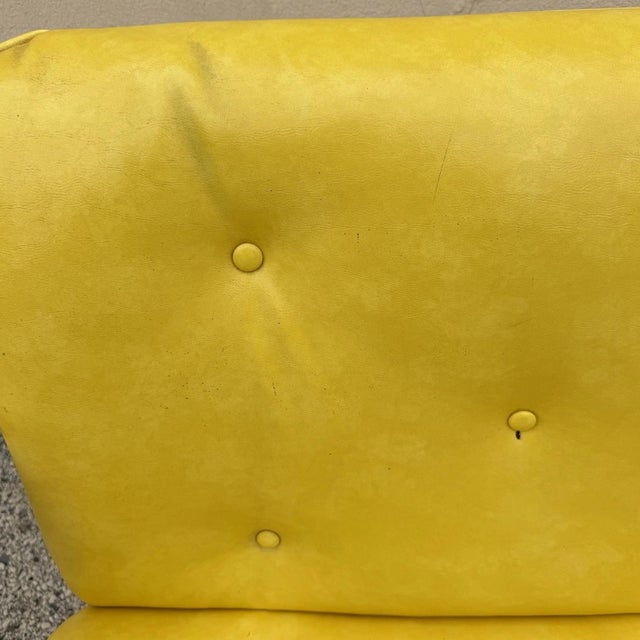 Yellow Vintage Homecrest Mid Century Modern Wire Metal Sofa W/ Yellow Vinyl Cushions For Sale - Image 8 of 18