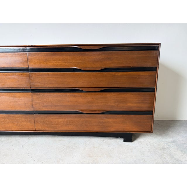 1960s Mid-Century Modern John Stuart Eight-Drawer LowBoy Dresser For Sale - Image 4 of 18