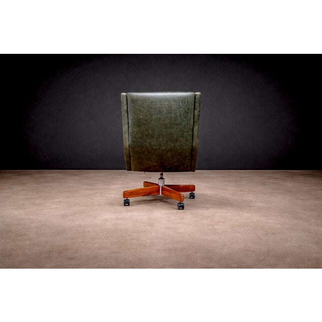 “Holperin” Armchair in Green Leather & Rosewood, Sergio Rodrigues for Oca, 1962 - Lot 364A For Sale - Image 9 of 16