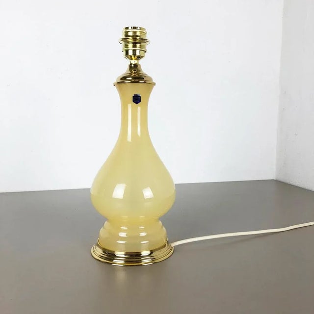 1960s Large Opaline Murano Glass Table Lamp from Cenedese Vetri, 1960s For Sale - Image 5 of 14