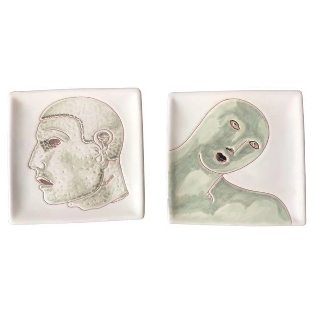 Ceramic Early 21st Century Italian Ceramic Painted Men Plates - A Pair For Sale - Image 7 of 7