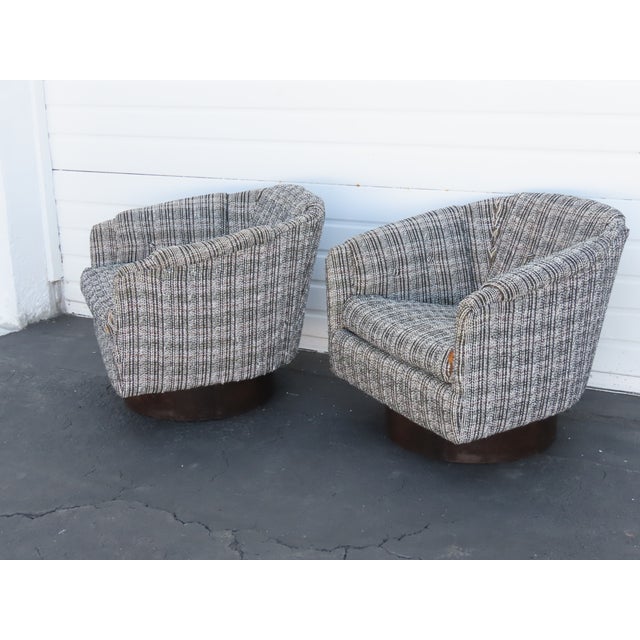 Mid-Century Modern Carsons Milo Baughman Style Mid Century Modern Swivel Side Chairs a Pair 6423 For Sale - Image 3 of 18