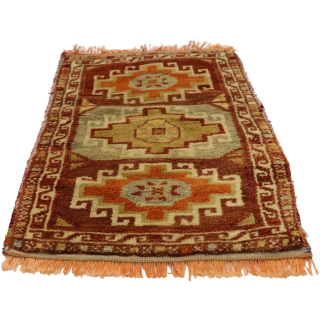 Mid-Century Modern Vintage Turkish Yastik Rug - 01'04 X 02'02 For Sale - Image 3 of 7