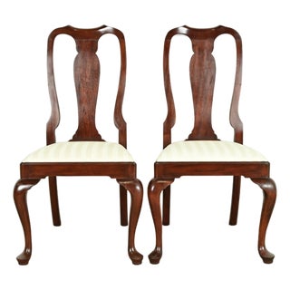 Henkel Harris Queen Anne Solid Mahogany Side Chairs or Dining Chairs, Pair For Sale