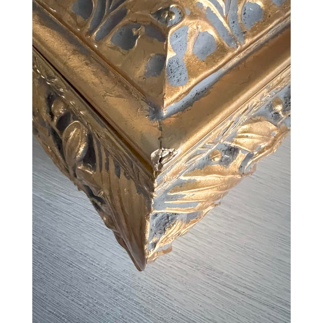 Antique Style Raised Gilt Relief Decorative Ceramic Storage Box – Early 20th Century, Unmarked For Sale - Image 10 of 11