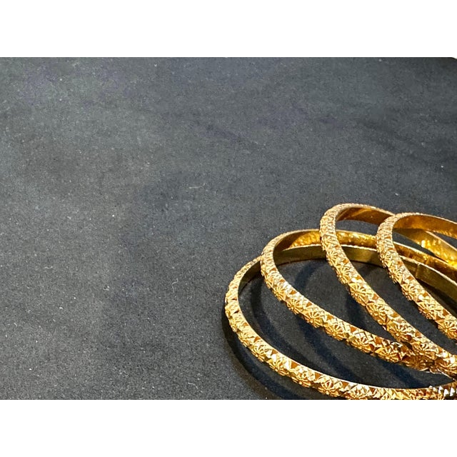 Metal Vintage Eternity Bangle Bracelet 21 Karat Yellow Gold 53 Grams, Set of 4 Churi For Sale - Image 7 of 18