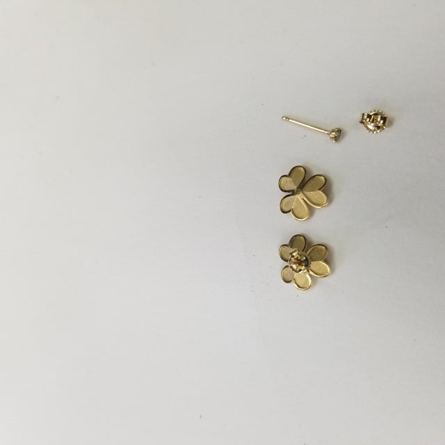 18k yellow Gold "3 Leaf Clover" Diamond earrings For Sale - Image 4 of 7