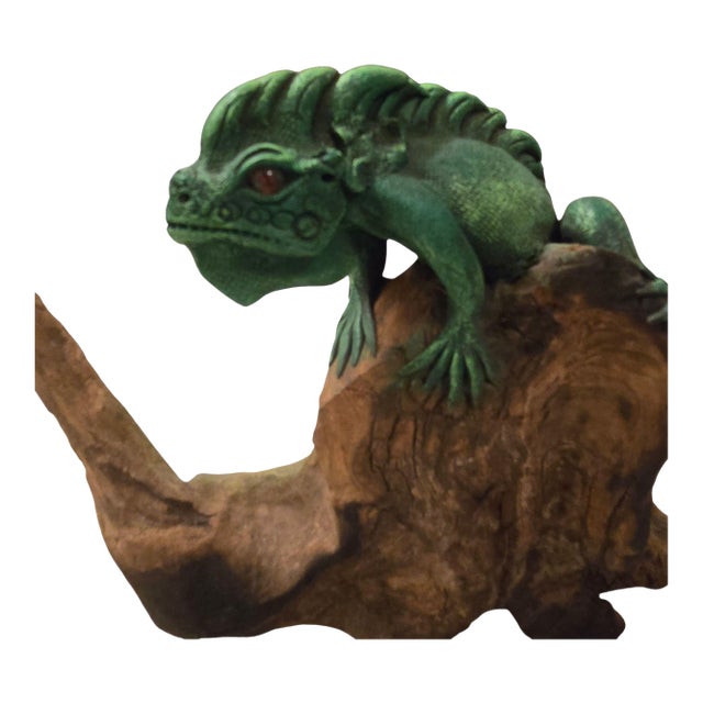Green Iguana Lizard Sculpture Wood Hand Sculpted Reptile Home Decor Collectible For Sale