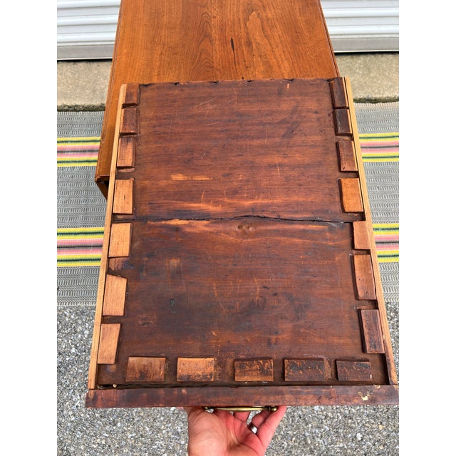 A Very Fine Antique Walnut Chippendale Dropleaf Pembroke Table, Philadelphia, 1760's For Sale - Image 10 of 12