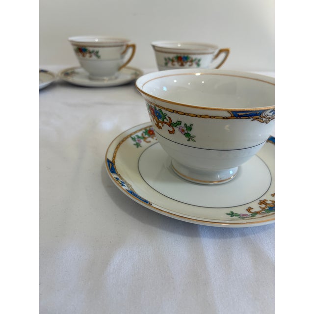 Traditional Vintage Meito China “Warren” Hand-Painted Floral Cups and Saucers, Set of 5 For Sale - Image 3 of 9