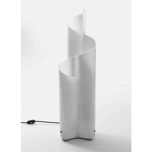 Mezzachimera Lamp by Vico Magistretti for Artemide, Italy, 1970s For Sale - Image 6 of 7