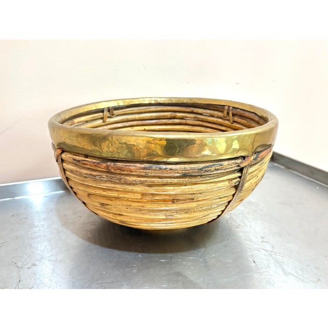 1960s-70s Gabriella Crespi style coiled rattan large bowl w/ brass rim. Excellent condition.