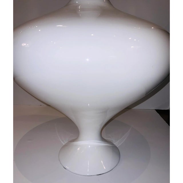 Contemporary Contemporary White Lacquered Resin Vase For Sale - Image 3 of 5