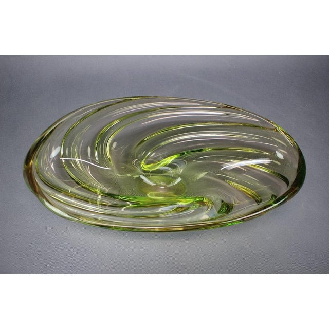 Andromeda Glass Bowl by Jaroslav Beránek for Skrdlovice, Czechoslovakia, 1950 For Sale - Image 3 of 8