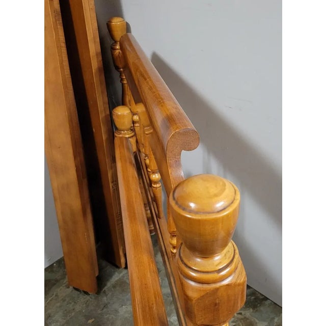 1950s Vintage Kling Hard Rock Maple Early American Style Twin Beds - a Pair For Sale - Image 5 of 9