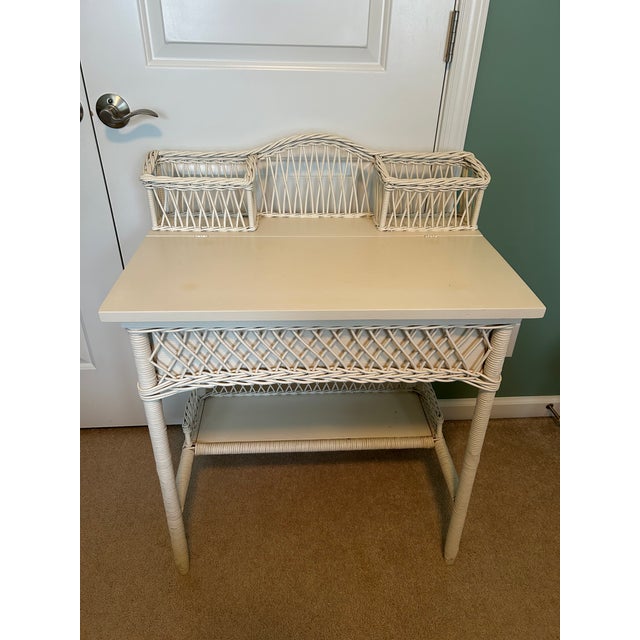 Early 20th Century White Wicker Desk and Chair Set With Basket Organizers For Sale - Image 4 of 6