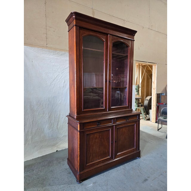 Traditional 1900-1909 Monumental English Edwardian Mahogany Library Bookcase Cabinet For Sale - Image 3 of 13