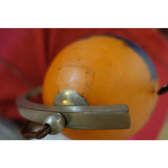 Superb Art Deco lamp in chromed metal and pâte de verre, signed Noverdy. Very stylish. A small section (approximately 2...